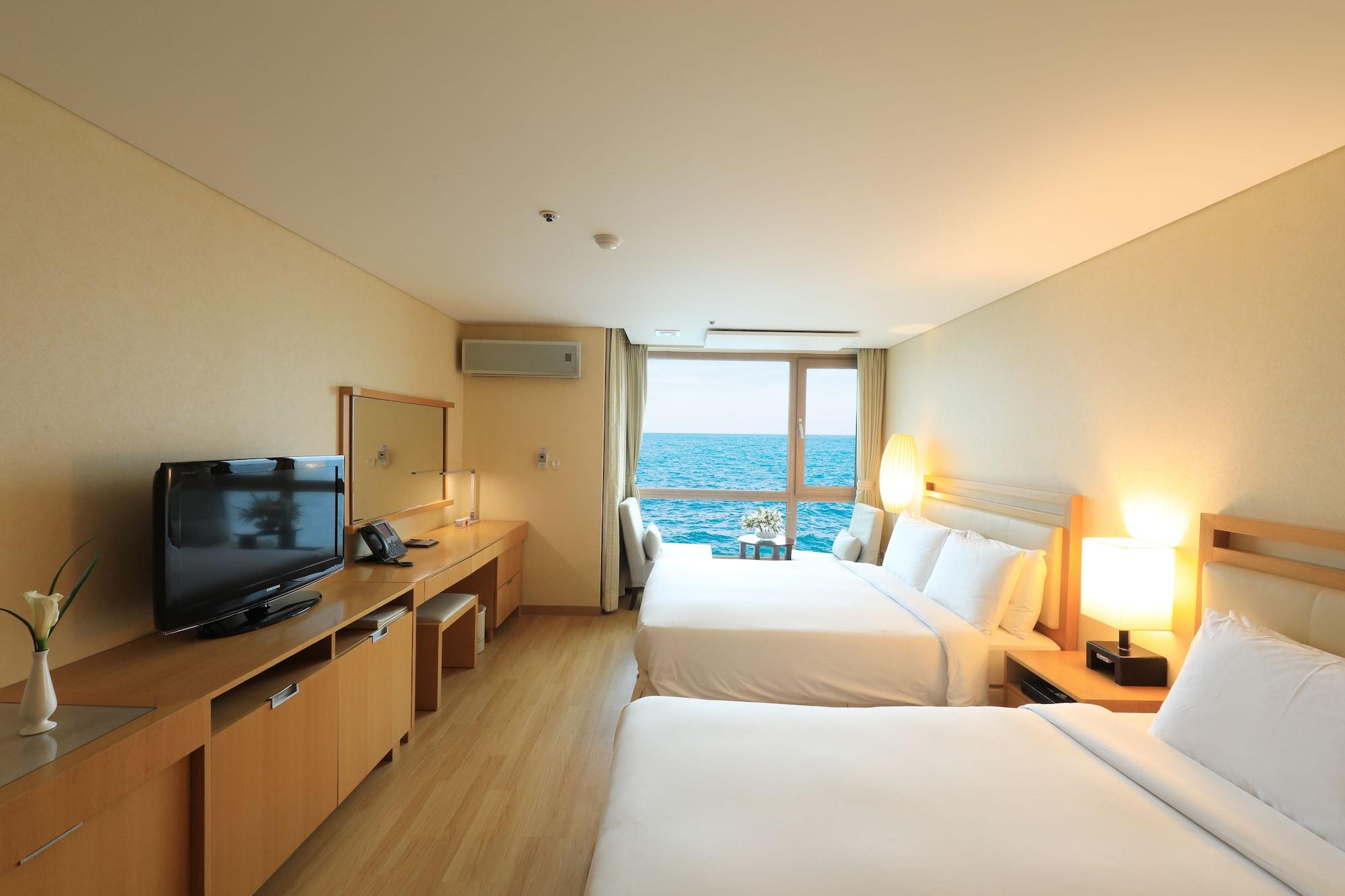Ocean Suites Jeju Hotel Buitenkant foto